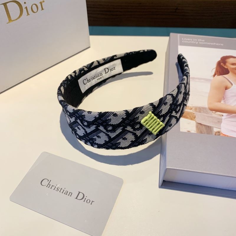 CHRISTIAN DIOR